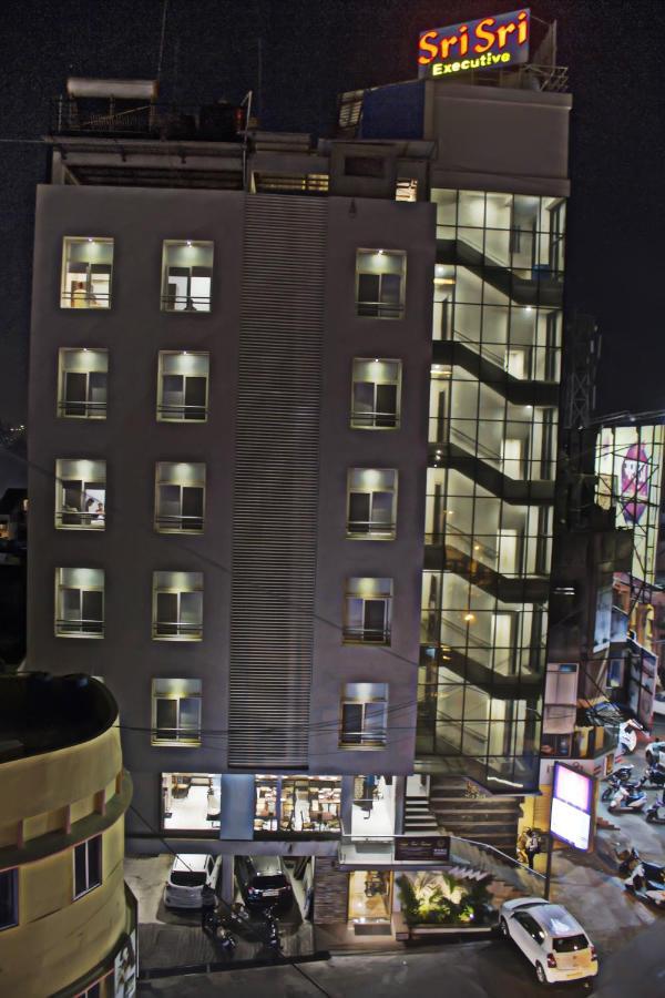 Hotel Sri Sri Executive, Kolhapur Exterior foto