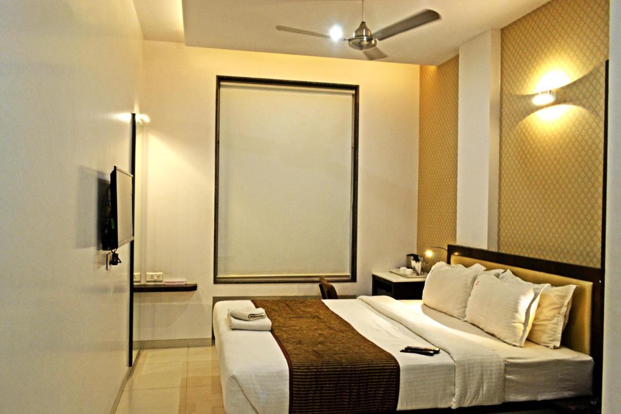 Hotel Sri Sri Executive, Kolhapur Exterior foto