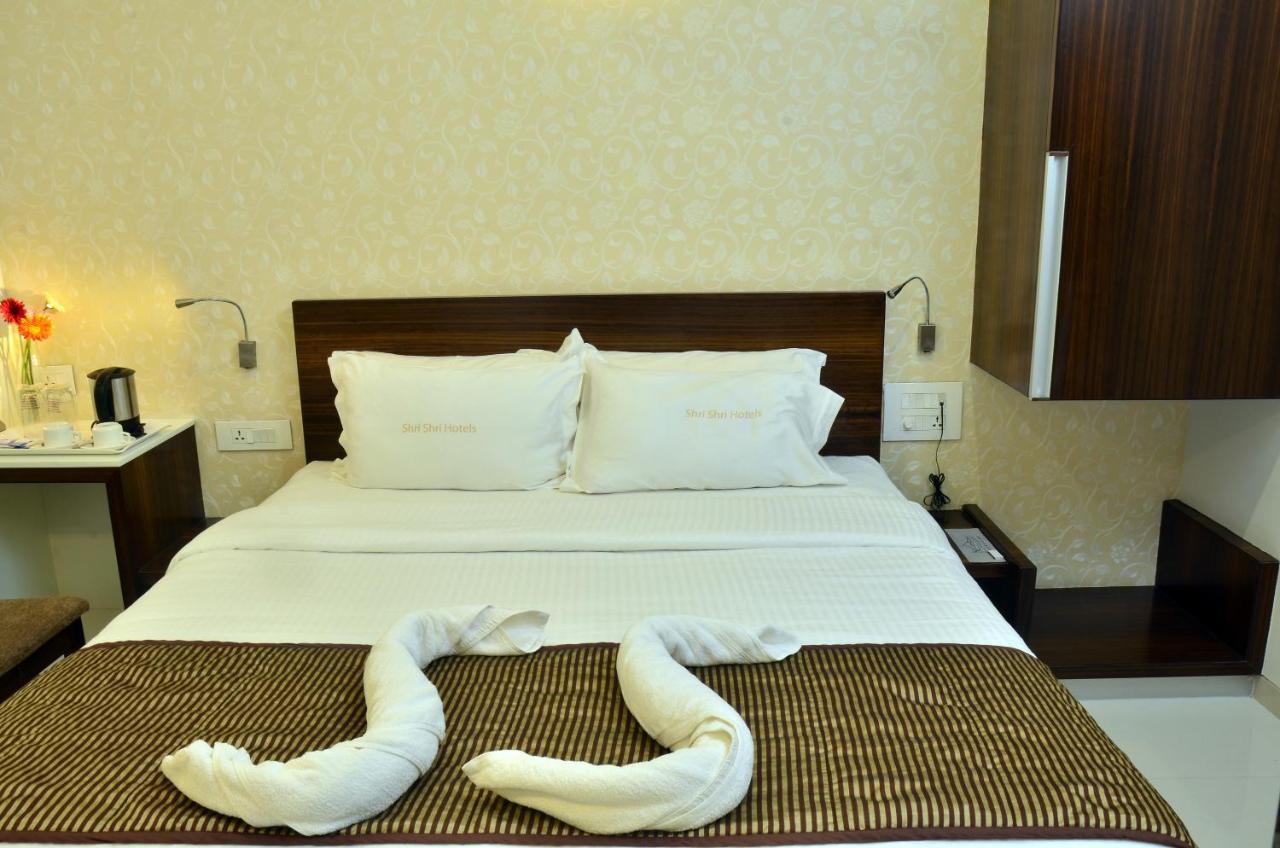Hotel Sri Sri Executive, Kolhapur Exterior foto