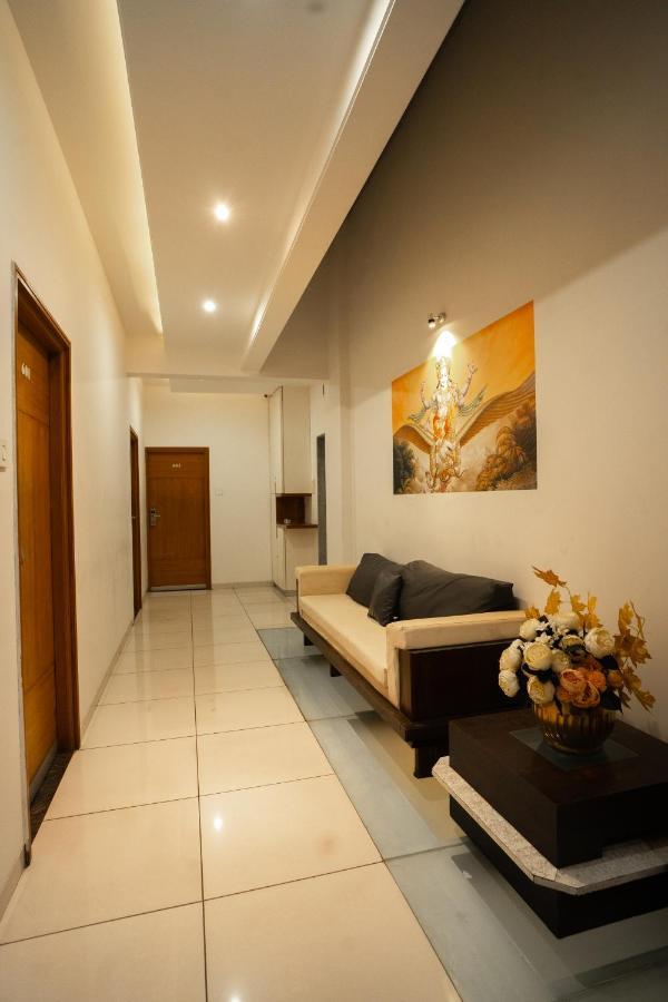 Hotel Sri Sri Executive, Kolhapur Exterior foto