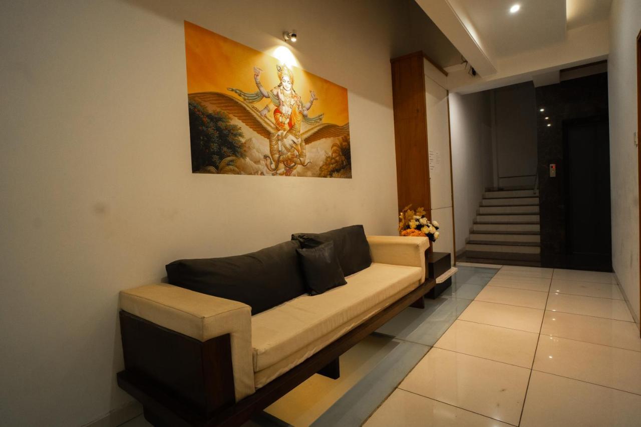 Hotel Sri Sri Executive, Kolhapur Exterior foto