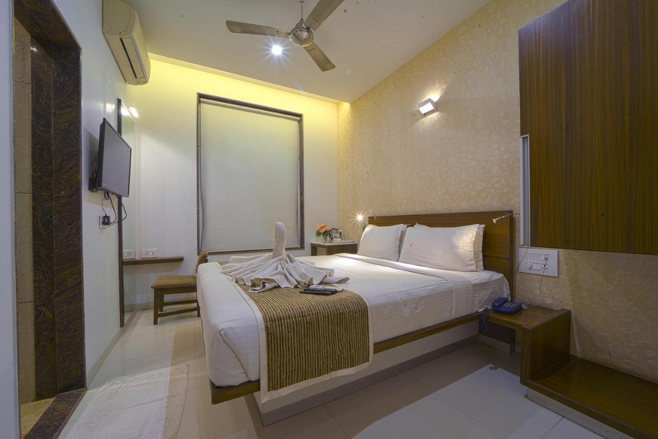 Hotel Sri Sri Executive, Kolhapur Exterior foto