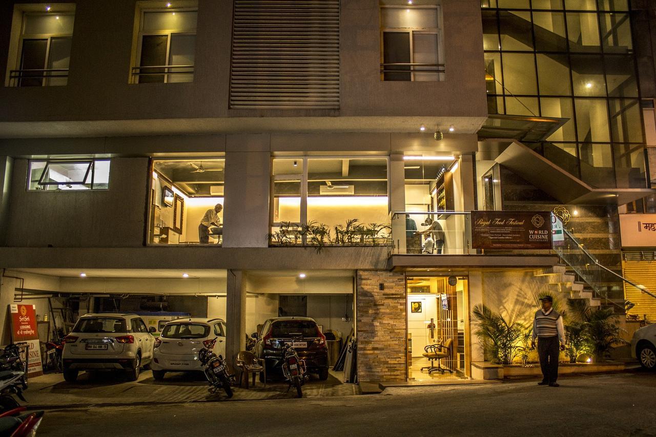 Hotel Sri Sri Executive, Kolhapur Exterior foto
